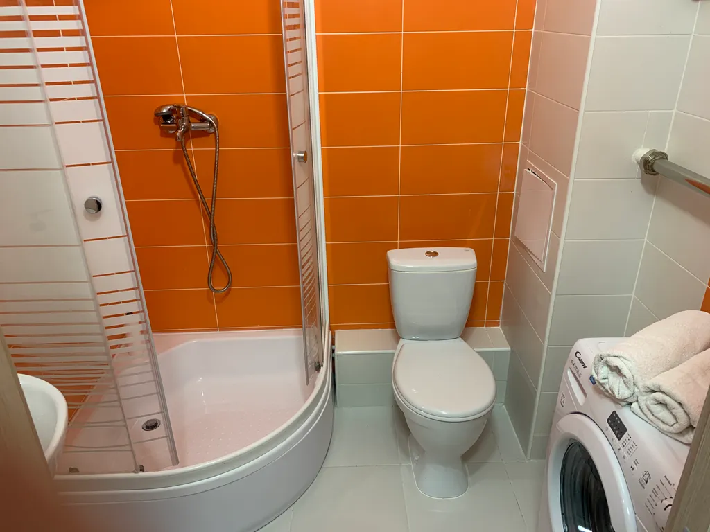 Апартаменты у метро с кухонной зоной и панорамными окнами