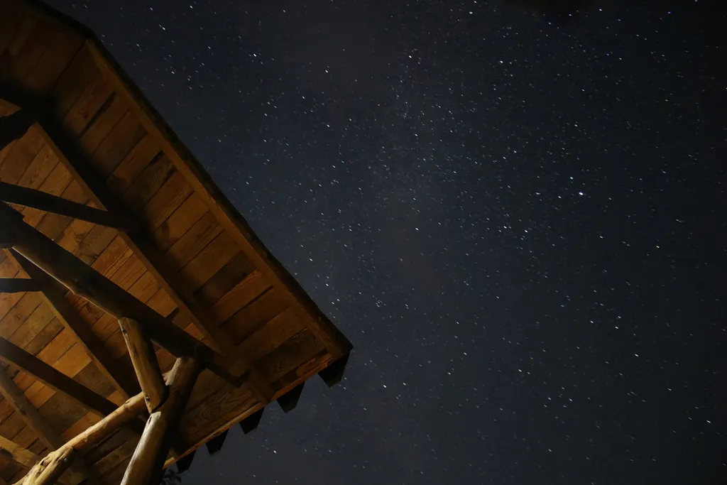 Агроусадьба в хуторской тиши с камином, сеновалом и сном на пчелах