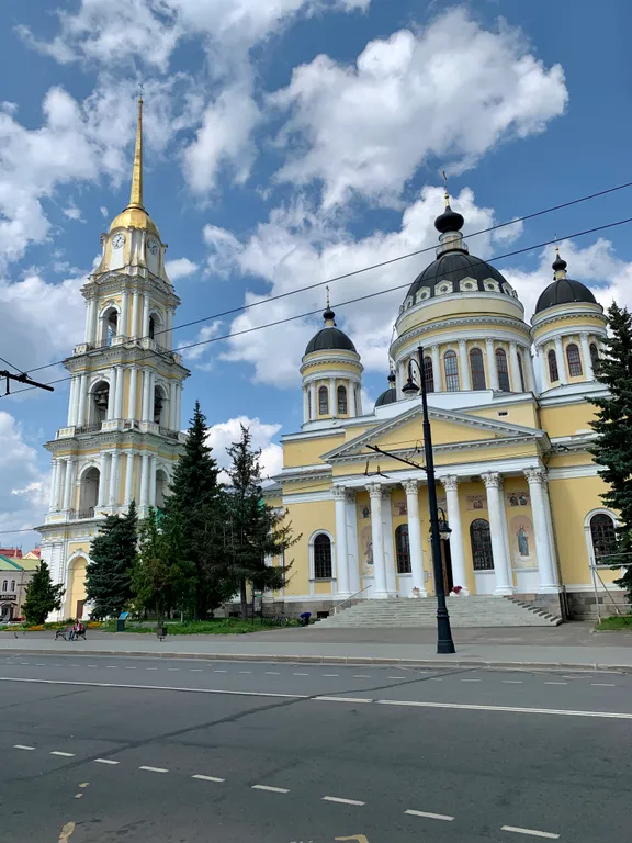 Новая 2-х комнатная квартира с закрытой территорией