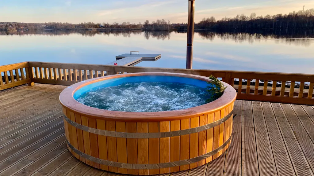 Дом на берегу озера