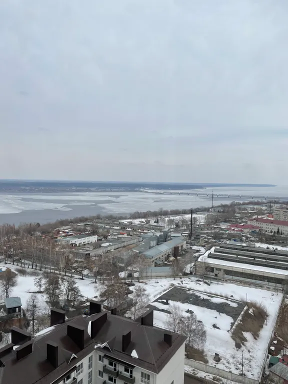 Студия в стиле лофт с видом на Волгу