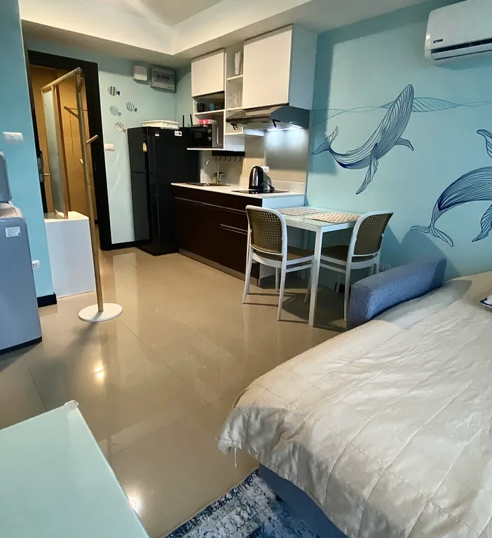 Уютная светлая квартира с бассейном рядом с морем