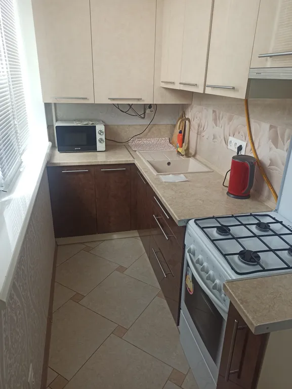 Уютная, трёхкомнатная квартира, с хорошим евроремонтом