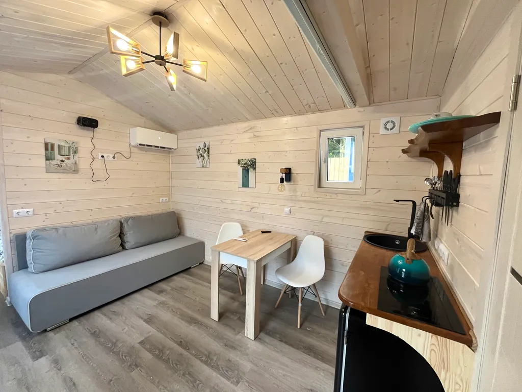 Новые Домики на берегу пруда