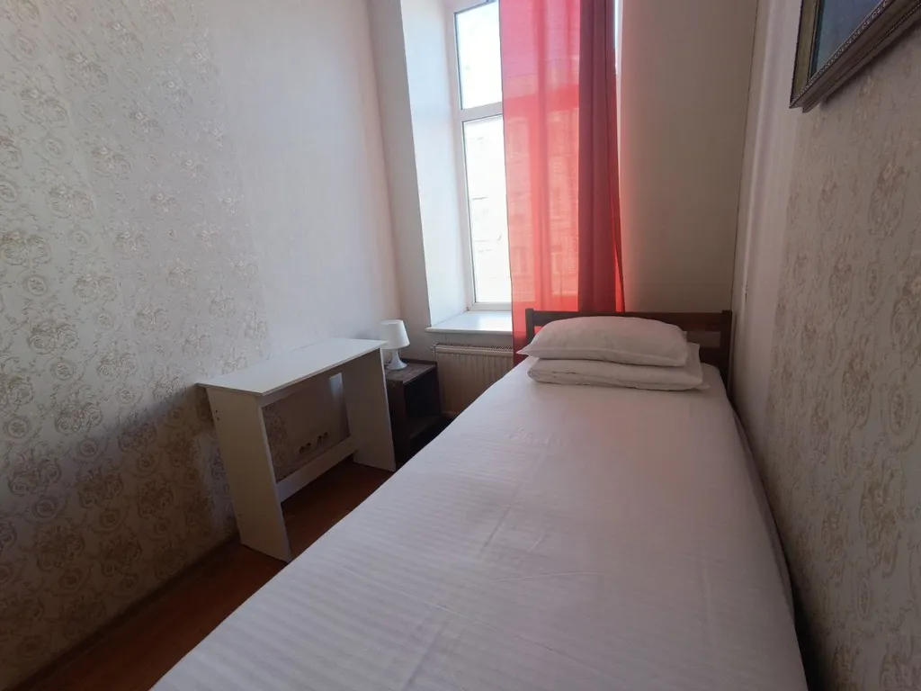 Одноместная комната с общими санузлами, с видом на город