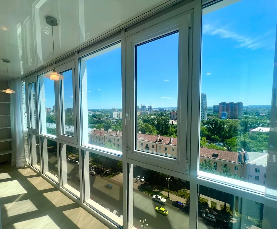 Красотка Мята в центре для гостей города и командированных работников