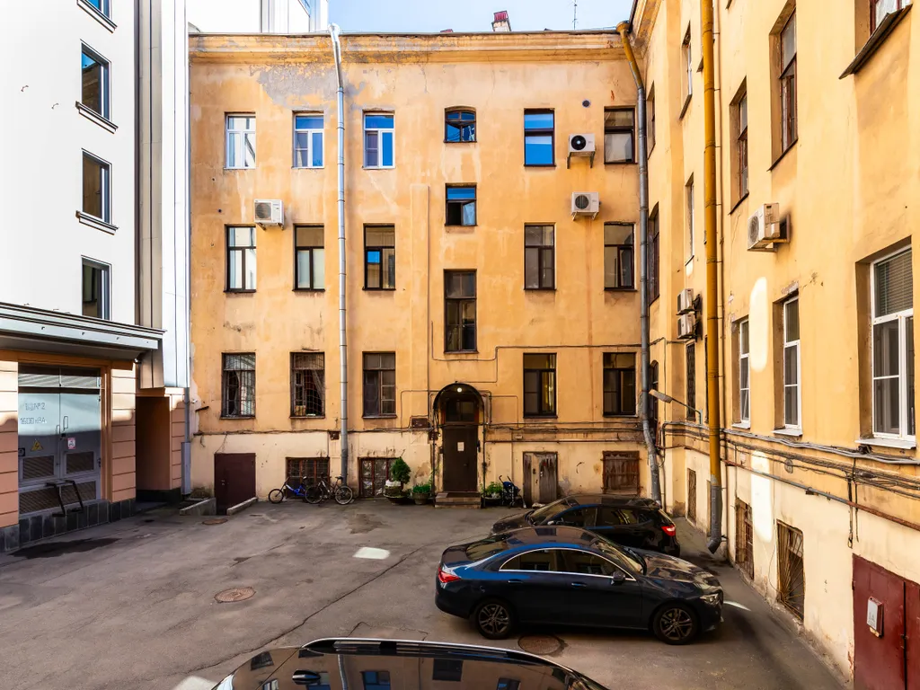 Квартира Трёхкомнатная квартира в двух минутах ходьбы от Иcаакиевcкогo coбоpa — Санкт-Петербург