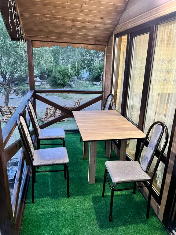 Коттедж на берегу реки и озера