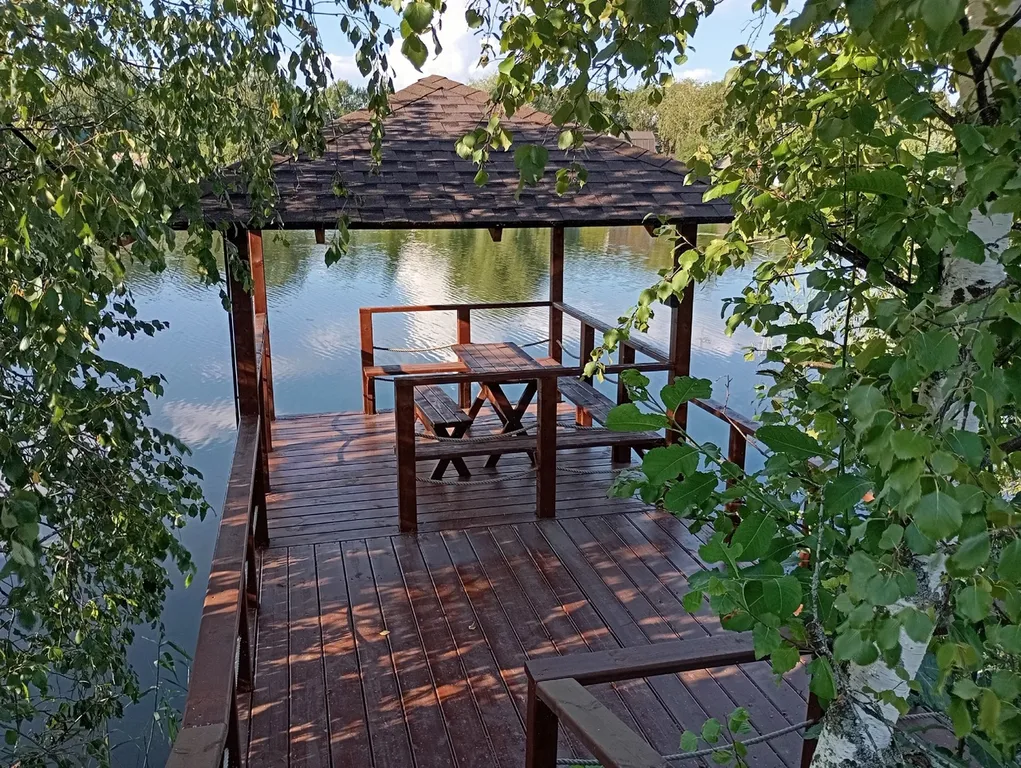 Дом на берегу озера