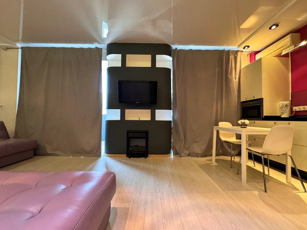 Студия около Ультры