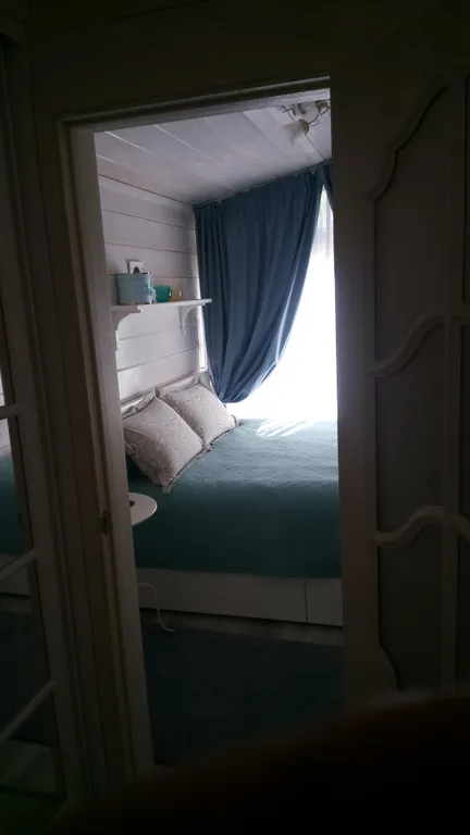 Уютный коттедж с баней и подогреваемой купелью.