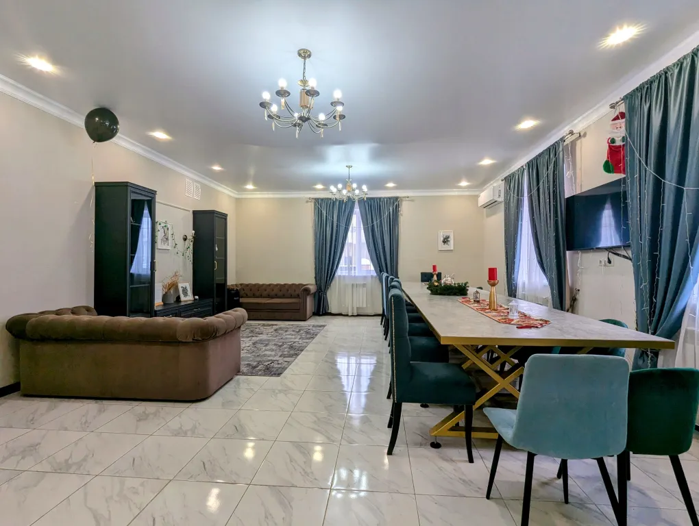 8-комнатный Дом