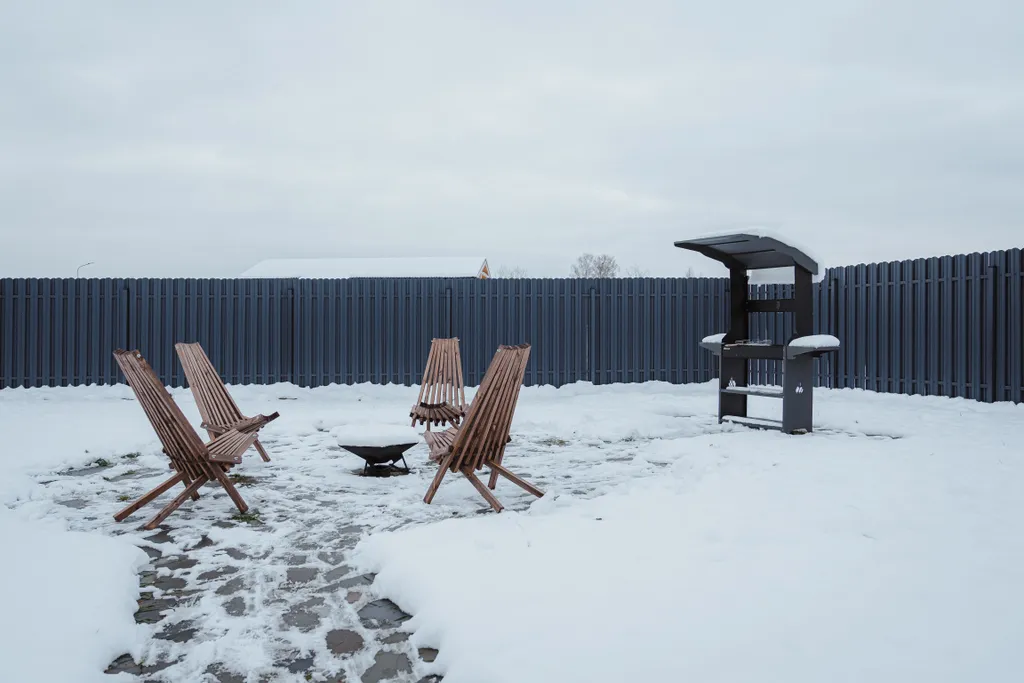 Новый стильный барнхаус с видом на лес