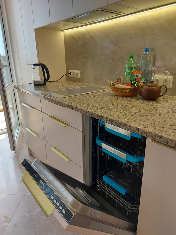 Лес и море рядом