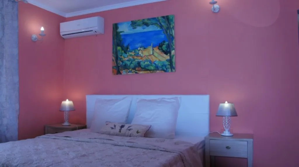 Квартира 3-комнатная Квартира — Кучугуры