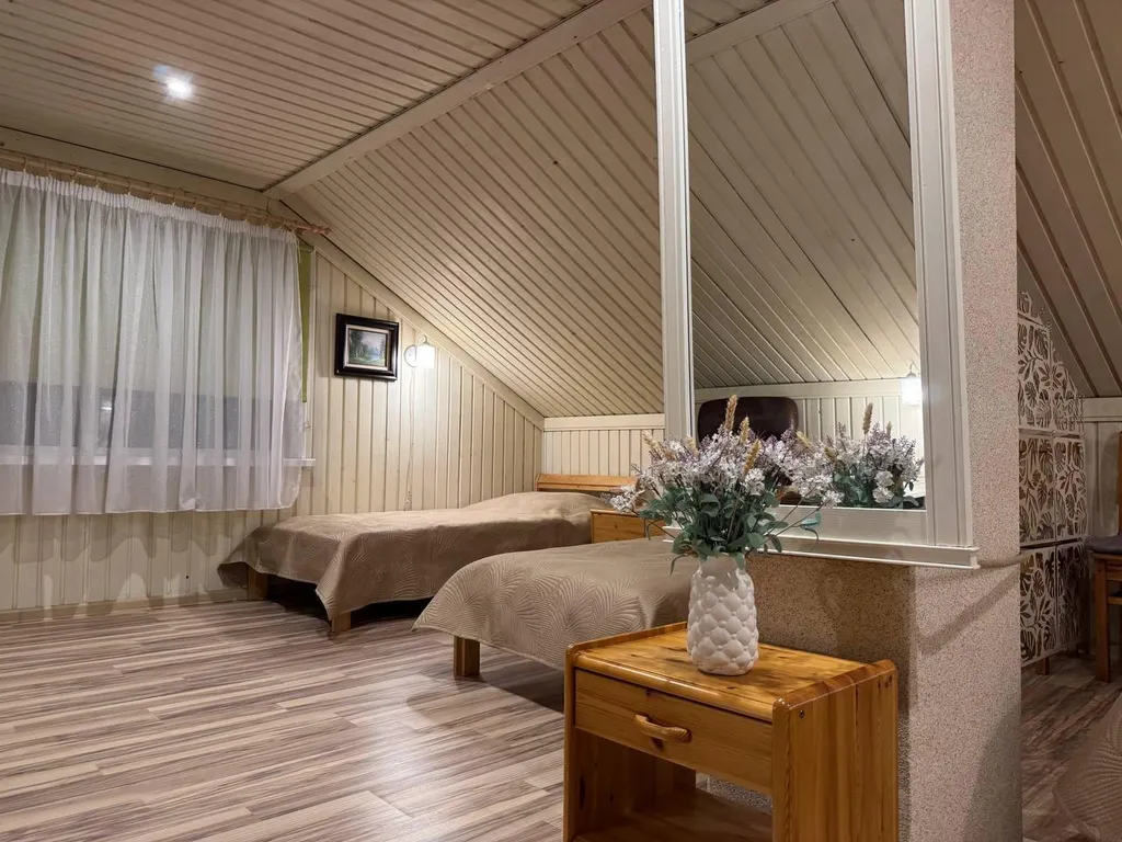 Уединенное место для отдыха у озера