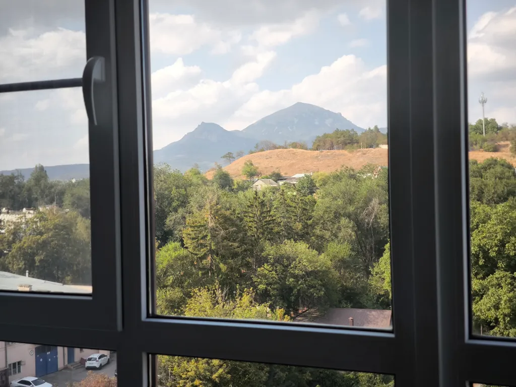 Апартаменты в ЖК Михайловский с панорамным видом на горы