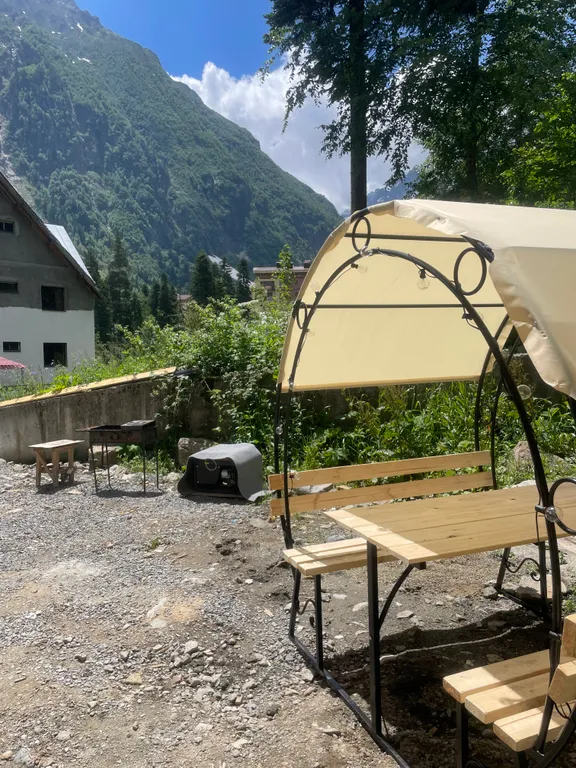 Домик с видом на горы