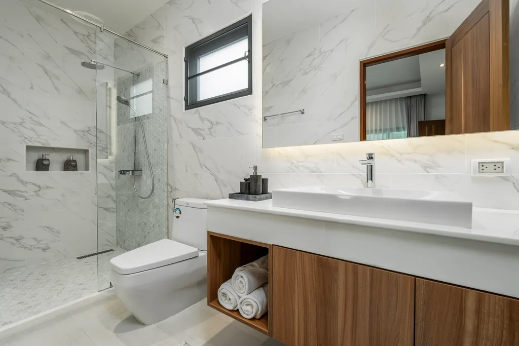 Новая вилла с бассейном, террасой и барбекю зоной, рядом с Боат авеню