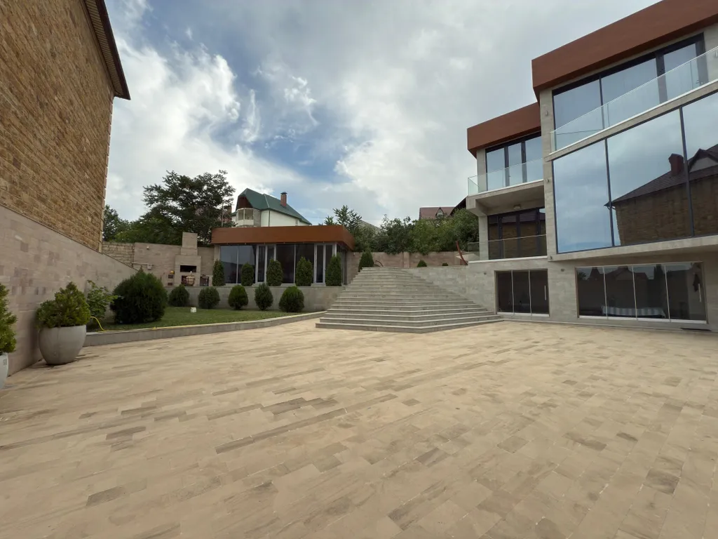 Вилла у моря