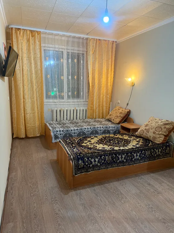 Квартира Вместительная в р-не ж/д, центр — аренда посуточно в Новый Уренгой