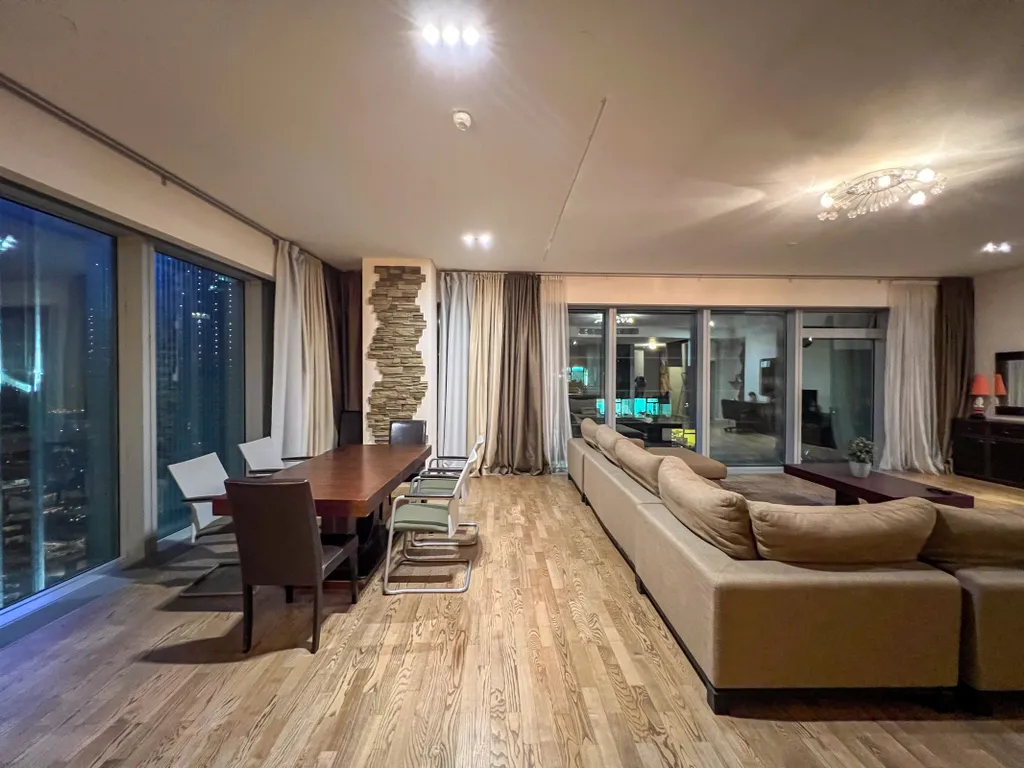 Угловые 3-комнатные апартаменты в Москва сити на 52 этаже