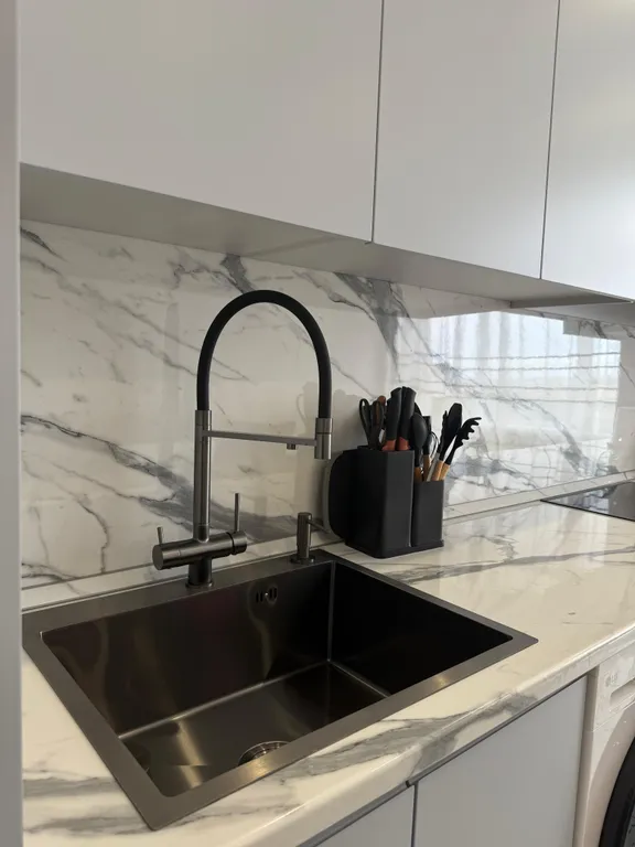 Уютная квартира в центре города рядом с фонтаном, с видом на город