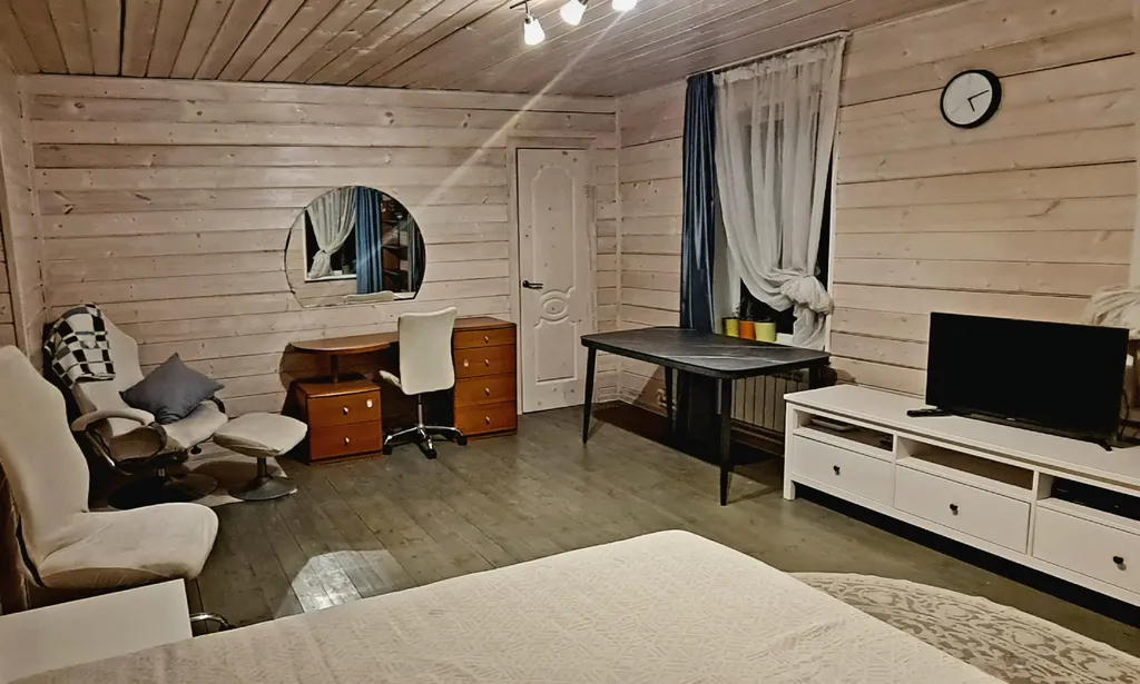 Домик у озера рядом с Москвой