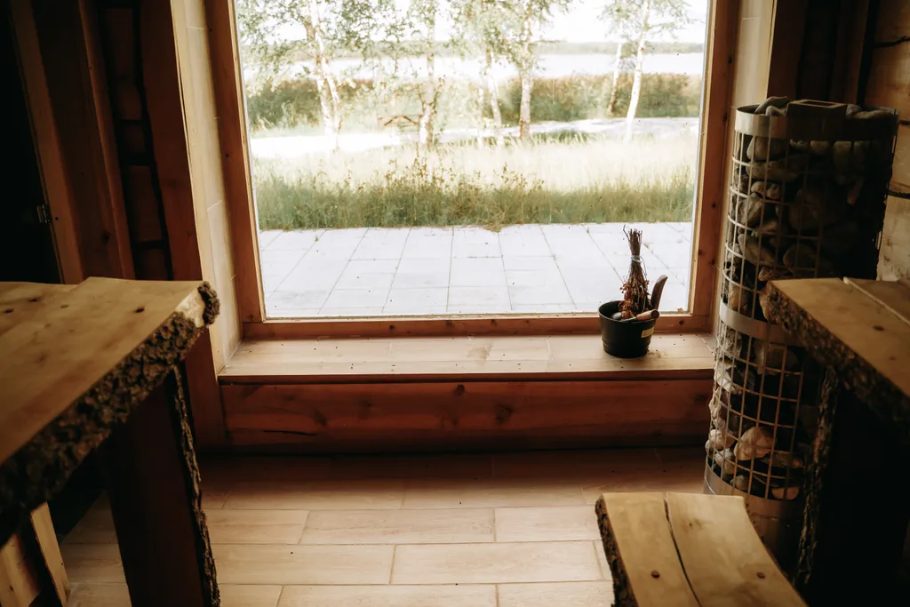 Уникальный панорамный дом с сауной прямо на берегу