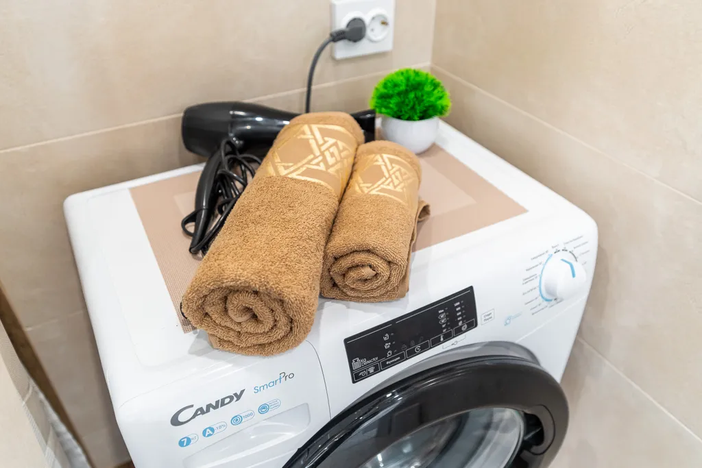 Стильная студия с потрясающим видом на море и город