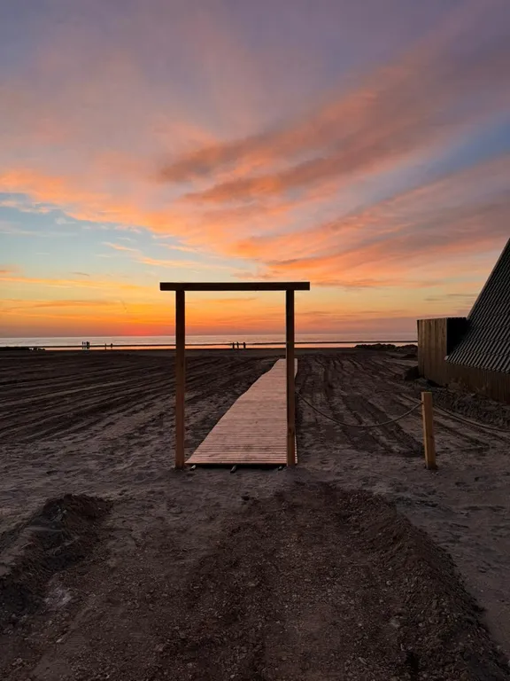 Семейный дом на берегу моря