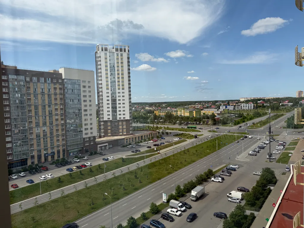 Студия + спальня с джакузи и панорамным балкон около ЛА Трактор