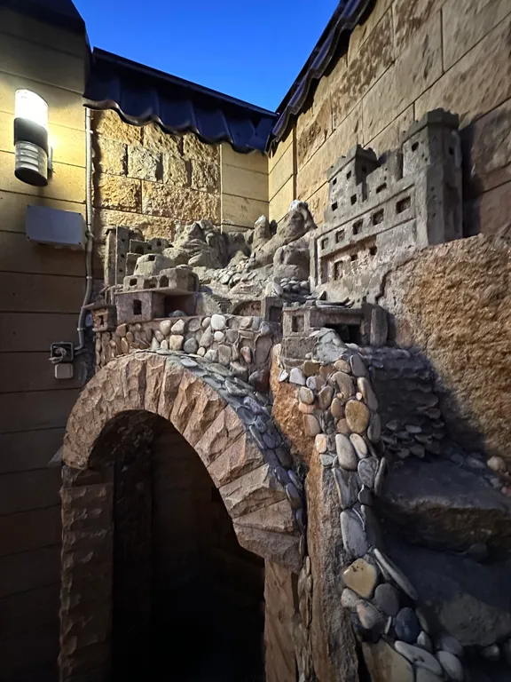 Большой 3х-этаж. дом на берегу моря