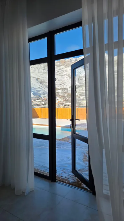 Уютный дом с видом на горы