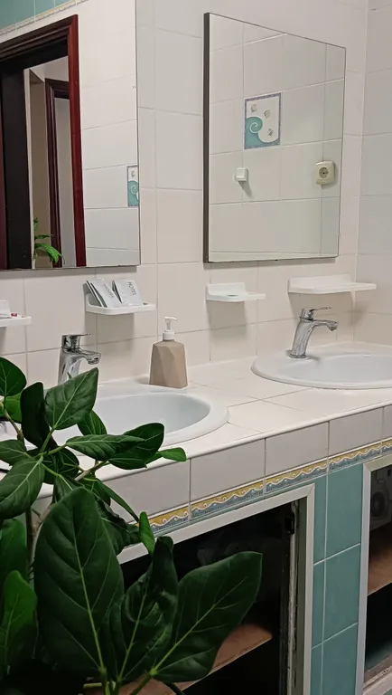 Коттедж с зимним садом и бассейном