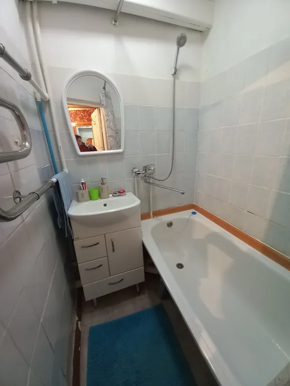 Просторная двухкомнатная квартира на 1ом этаже по Тихонова