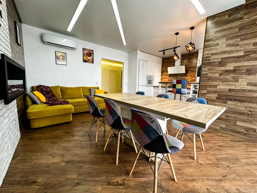 Geometry - просторная квартира с панорамным видом на реку в центре