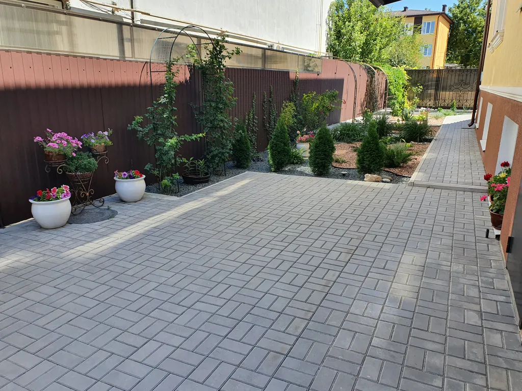 Уютная 2 комнатная квартира в центре с двориком