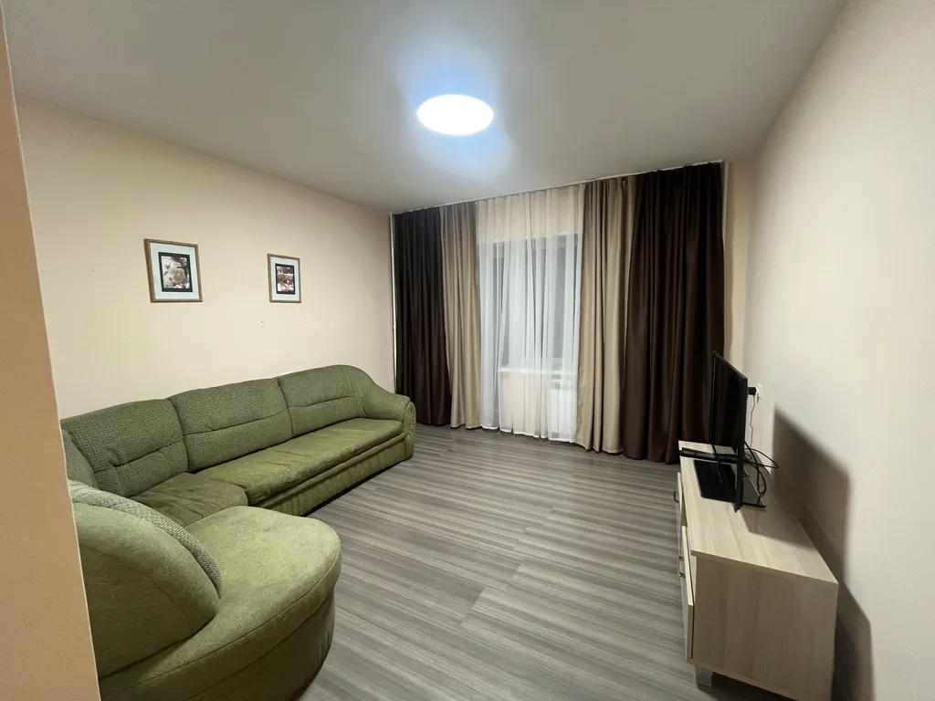 Просторная уютная квартира с двумя балконами — аренда посуточно в Кызыл