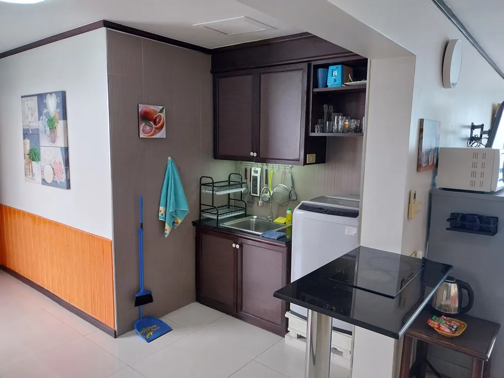 Студия с фронтальным видом на море