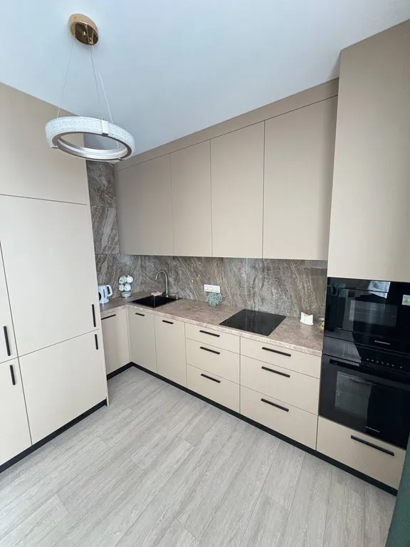 Уютная квартира рядом с набережной и историческим центром города.