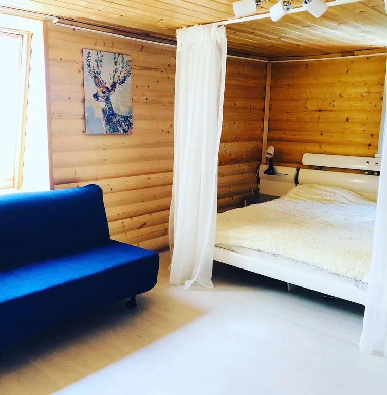 Домик в лесу с баней