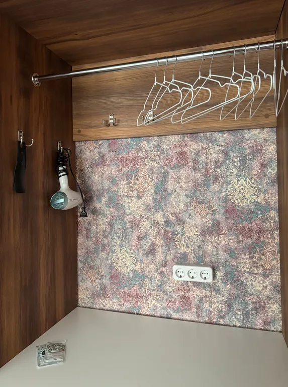 Уютная комната с видом на горы