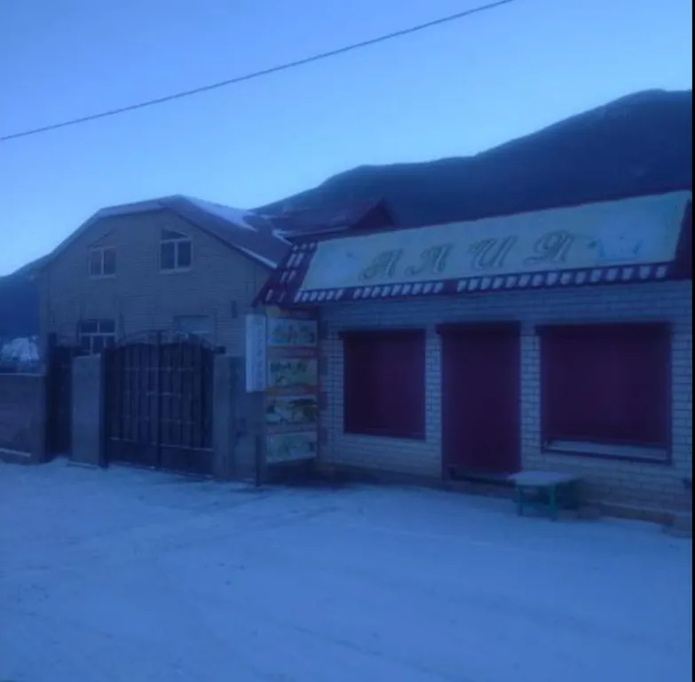 Уютный новый светлый дом с видом на горы