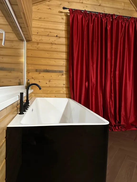 Атмосферное шале с видом на город и на горы