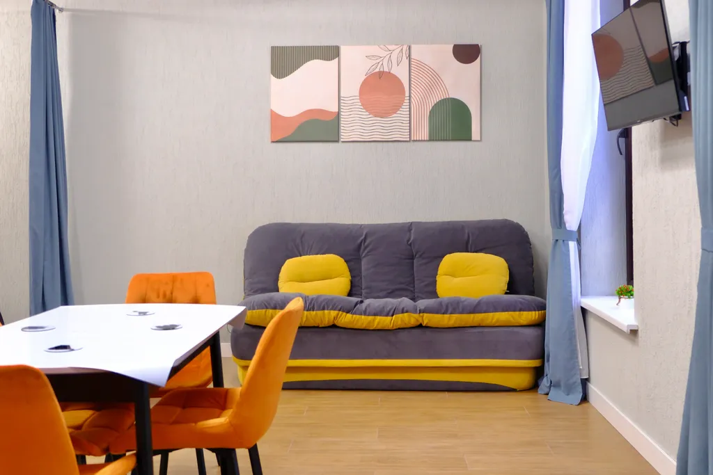 Студия с дизайнерским ремонтом