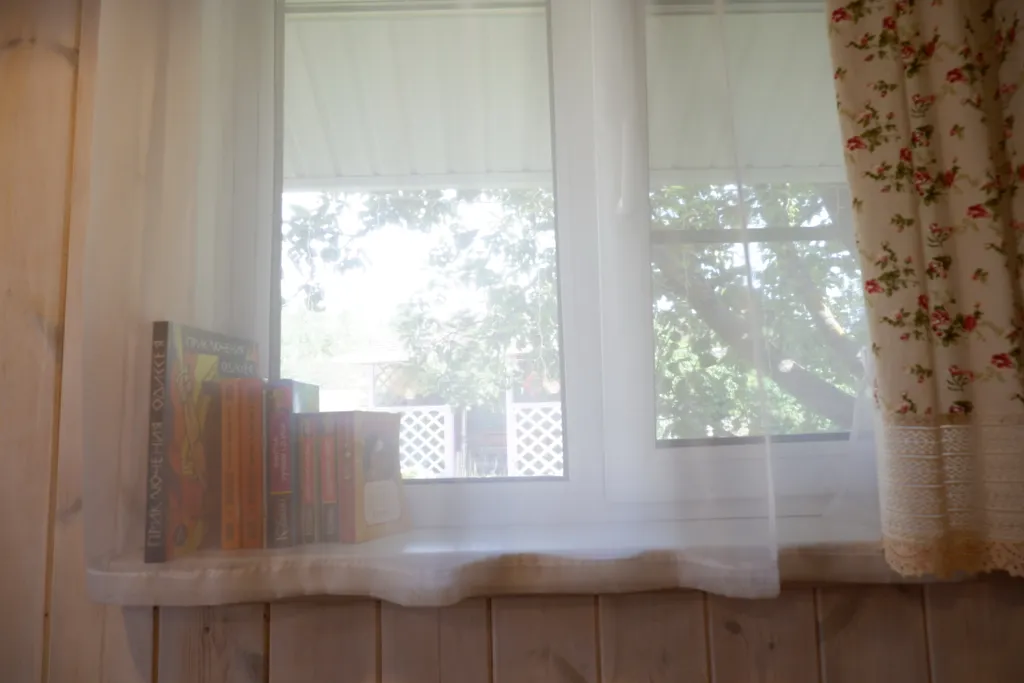 Маленький домик с ангелом