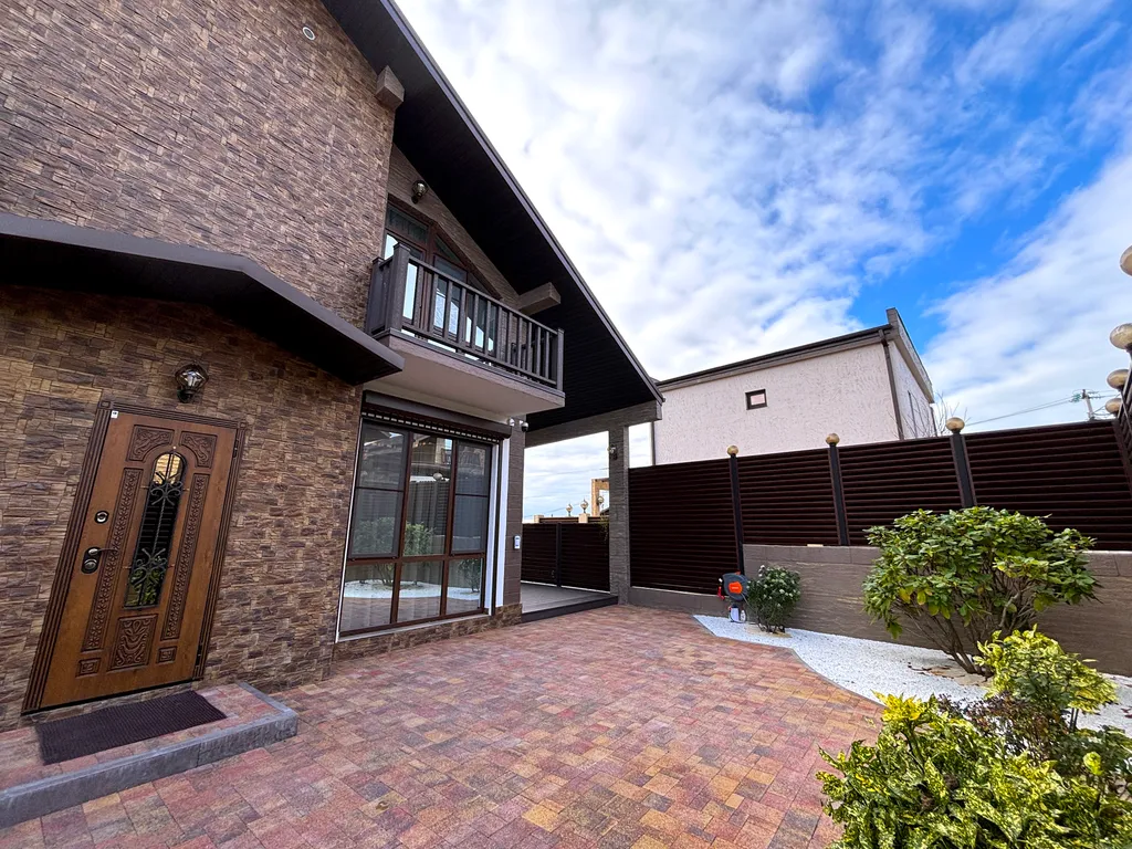 Шале Tech с подогреваемым бассейном и 4 спальнями