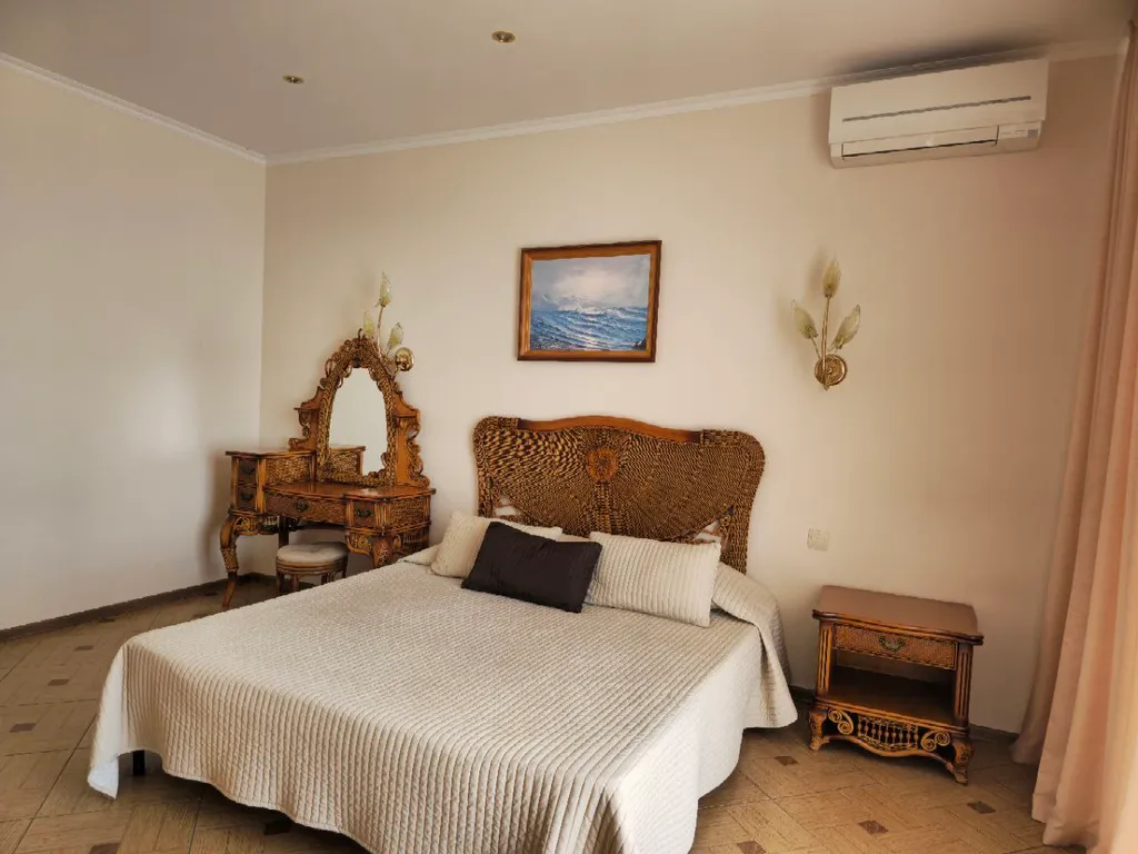 Квартира Апартамент с тремя спальнями — аренда посуточно в Отрадное