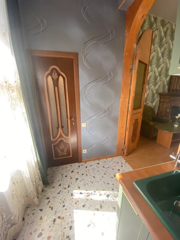 Уникальная квартира с интересным ремонтом и настоящим камином